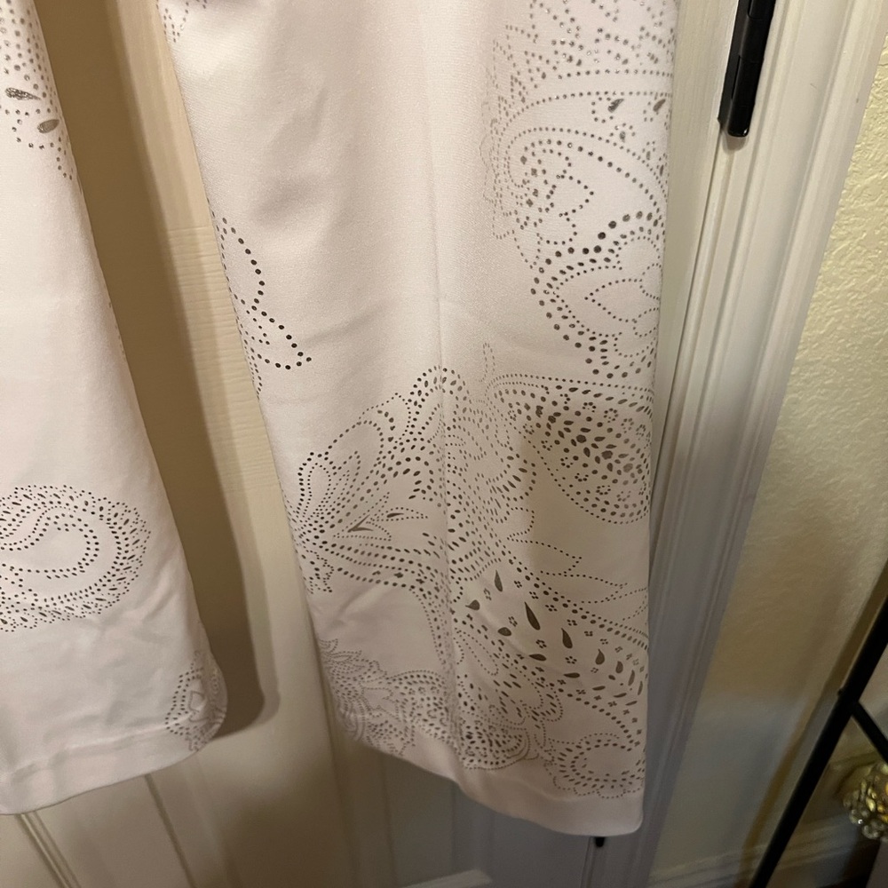 Susan Graver Lk fusion Cream bootcut metallic laser design  Pants - Picture 8 of 14